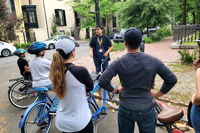 2-Hour Explore Savannah Bike Tour - Meeting point on E Broughton St and how the tour starts