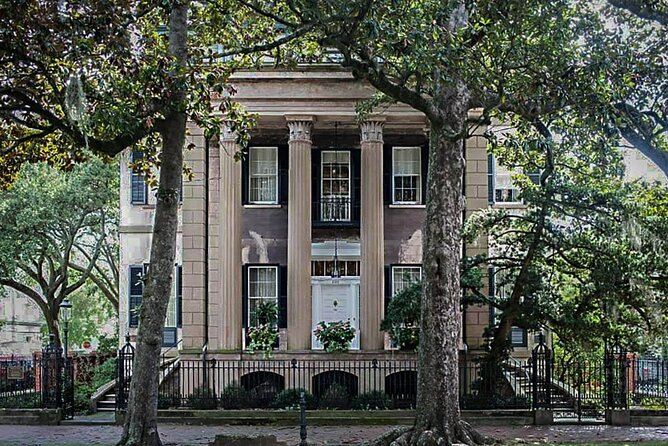 2 Hours Savannah Architectural Tour - Listening clearly: headphones and 150-foot talk tech