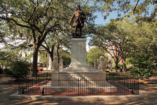 Astounding Scavenger Hunt: Historic Savannah Adventure - The route: 9 Savannah stops, one clue per moment