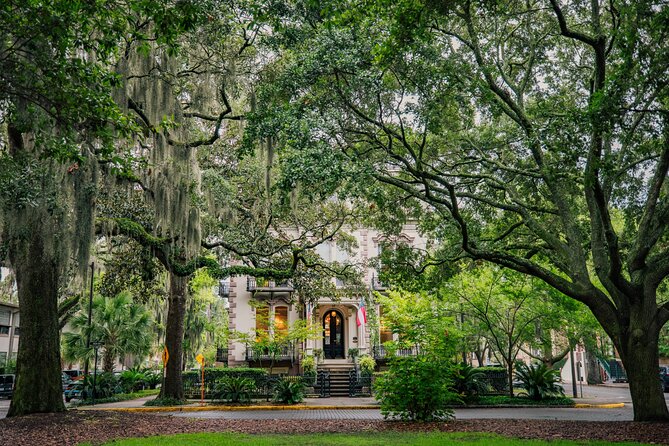 Astounding Scavenger Hunt: Historic Savannah Adventure - Clues, themes, and the funny side of Savannah