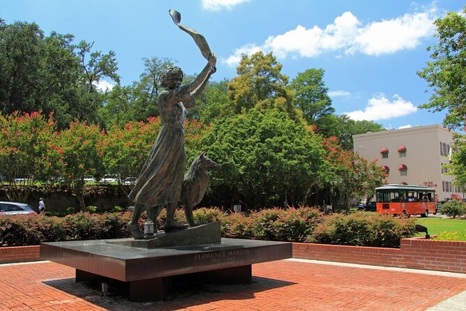 Astounding Scavenger Hunt: Historic Savannah Adventure - Photo challenges and digital keepsakes you’ll actually want