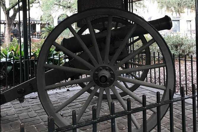 Civil War Savannah!! Guided Walking Tour - Warren Square to Green-Meldrim: how the story is framed