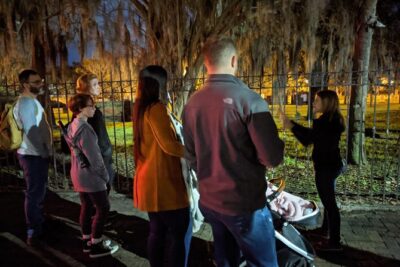 Fraidy Cat: The Family Fun Ghost Tour of Savannah - Columbia Square: the fast start that sets the mood