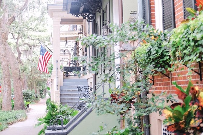 Genteel and Bard's Savannah History Walking Tour - Chippewa Square: Forrest Gump, Savannah origins, and the founders’ vision