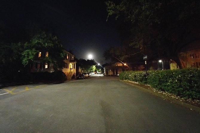 Haunted Savannah Pub Crawl - Guides Gregg, Neil, and Teresa: The Human Element