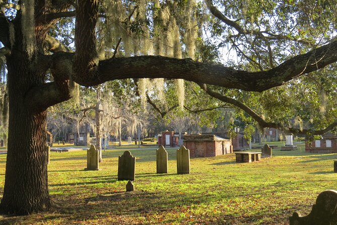 Haunted Savannah Self-Guided Walking Audio Tour - Reynolds Square and the Pulaski Hotel: Chasing the Story of Gracie