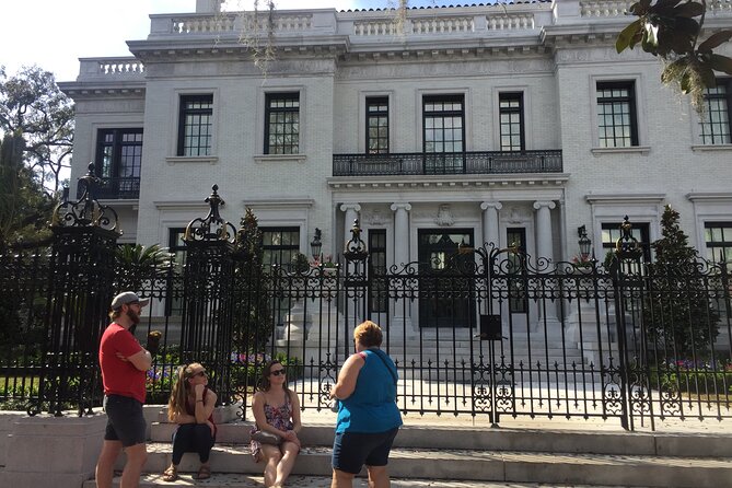 Heart of Savannah History Walking Tour - 2hr - Chippewa Square: the Forrest Gump moment meets real Savannah geography
