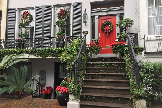 Heart of Savannah History Walking Tour - 2hr - The SCAD-owned Volunteer Guard building and the tea-room museum stop
