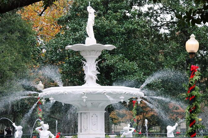 History of Savannah Walking Tour - Meeting at Chippewa Square and setting up the stories