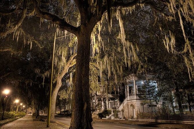 Late Night Savannah Haunted Pub Crawl - Why the 10:30pm Start Works (1790 Inn first)
