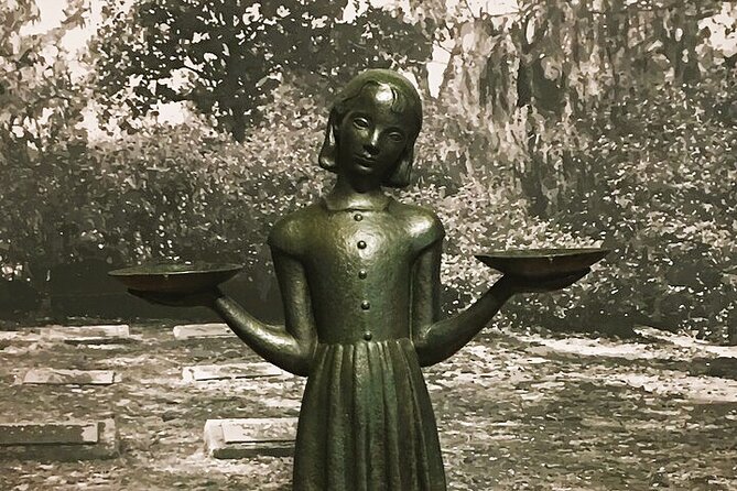 Midnight in the Garden of Good and Evil Walking Tour - Start at Madison Square, End at Mercer House: Route Basics That Help You Plan