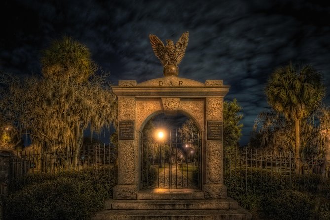 Savannah Beyond Good & Evil Tour - The route: Colonial Park Cemetery, Mercer-Williams House Museum, then downtown ending
