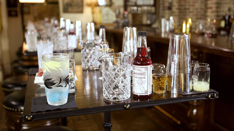 Savannah: Cocktail Class at American Prohibition Museum - What happens when the instructor starts the lesson