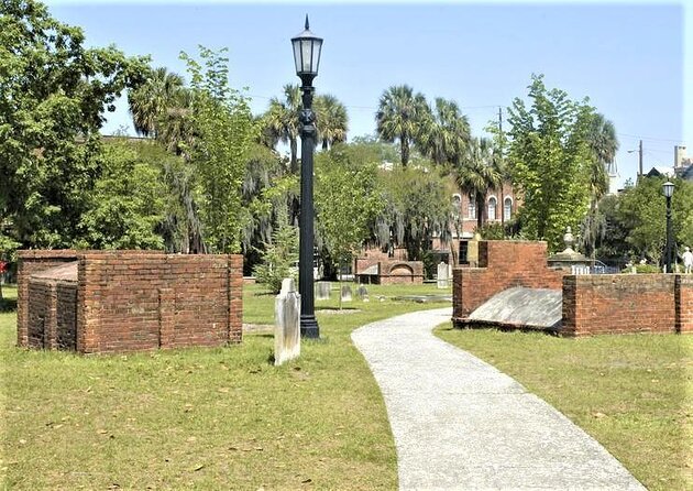 Savannah Ghost Tour for Adults ALL Alcoholic Drinks Included - Key things that make this tour worth your attention