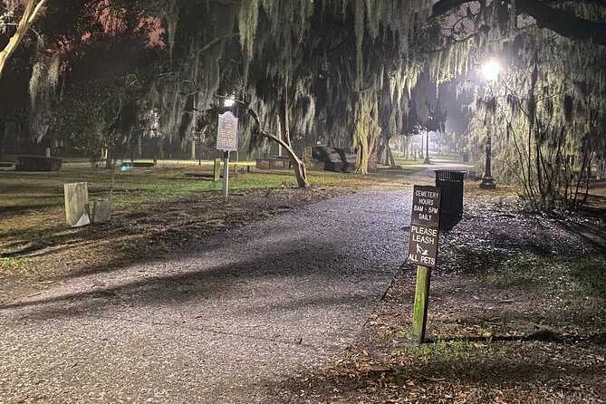 Savannah Ghost Tour for Adults ALL Alcoholic Drinks Included - Should you book the Savannah Ghost Tour with Adults and Unlimited Drinks?