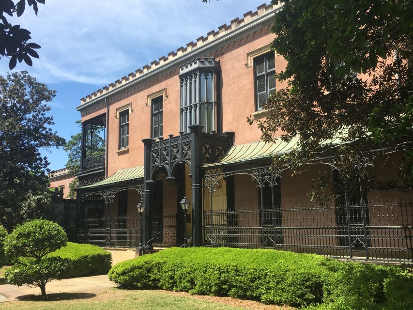 Savannah: Highlights Off the Beaten Path Guided Walking Tour - Chippewa Square and James Oglethorpe: the city grid explained