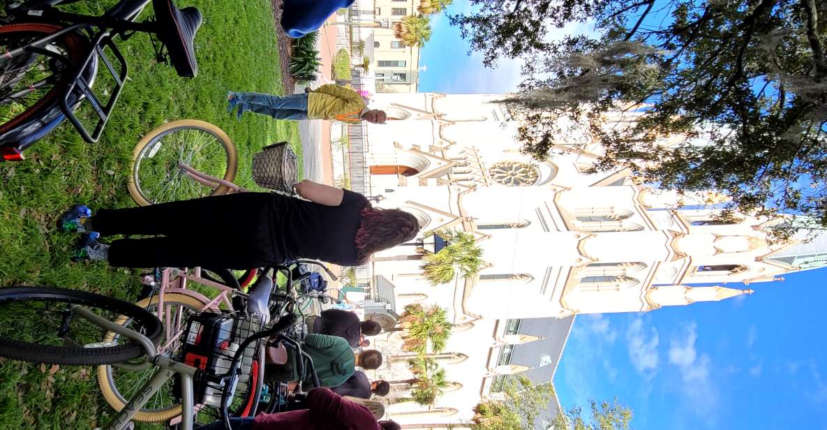 Savannah: Historical Bike Tour with Tour Guide - Cruising the heart of Savannah with easy pacing and smart stops