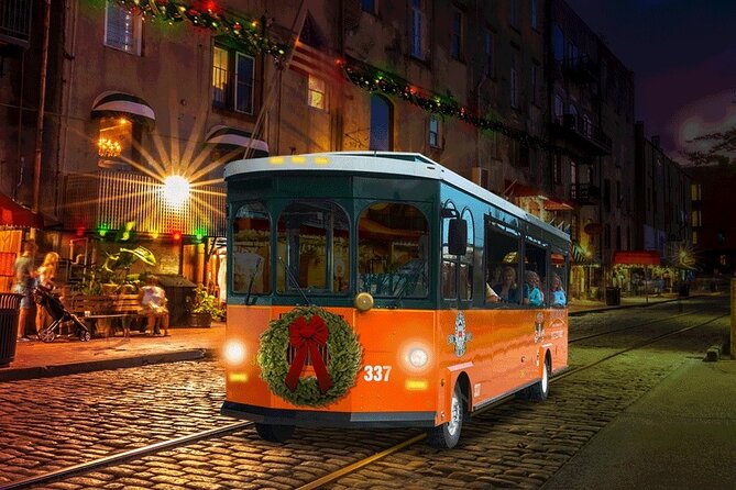 Savannah Holiday Sights and Festive Nights Trolley Tour - Why Savannah’s Holiday Trolley Feels Like Part Theater, Part City Tour