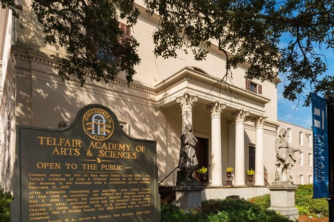 Savannah Hop-On Hop-Off Trolley Tour - Forsyth Park: where the trolley view turns into real time outside