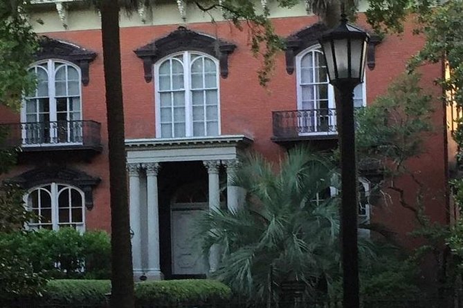 Savannah Midnight in the Garden of Good & Evil Narrated Walking Tour - Wright Square and the Federal District Court Building