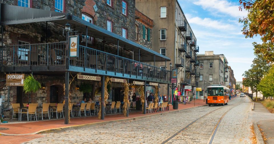 Savannah: Old Town Hop-On Hop-Off Trolley Tour - Comfort and Crowds: Where Your Day Can Get Slightly Messy
