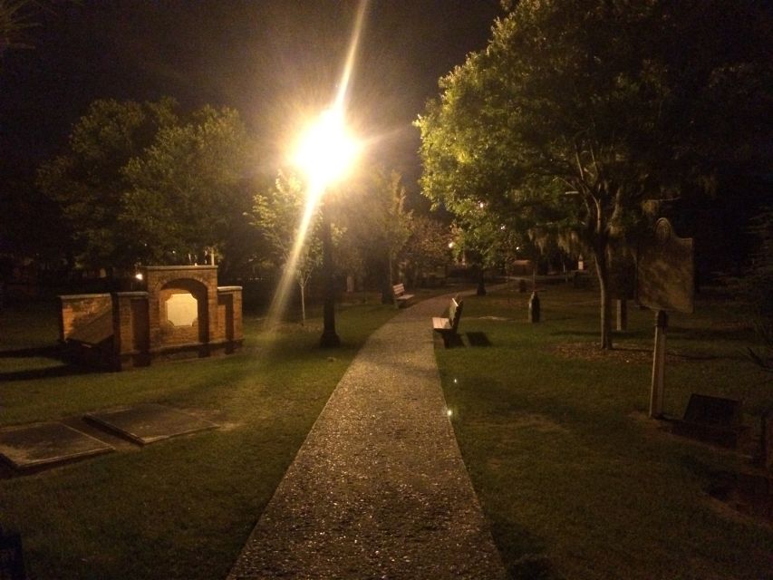 Savannah: Pub Crawl and Ghost Tour - Meeting at Madison Square: How the Night Starts at 7:30 pm