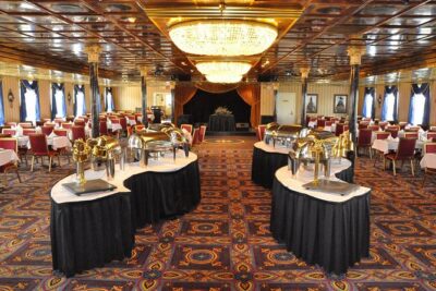 Savannah Riverboat Gospel Music Dinner Cruise - Riverboat Ticket Office to Boardwalk Seats: Getting On Board Smoothly