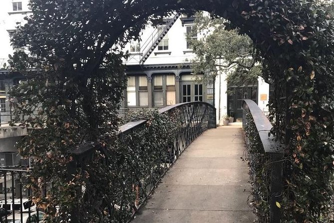 Savannah Stroll: Guided Sightseeing & History Walking Tour of Savannah - Should You Book Savannah Stroll?