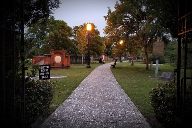 Savannah Supernatural Haunted Walking Tour - Savannah After Dark With a Supernatural Theme