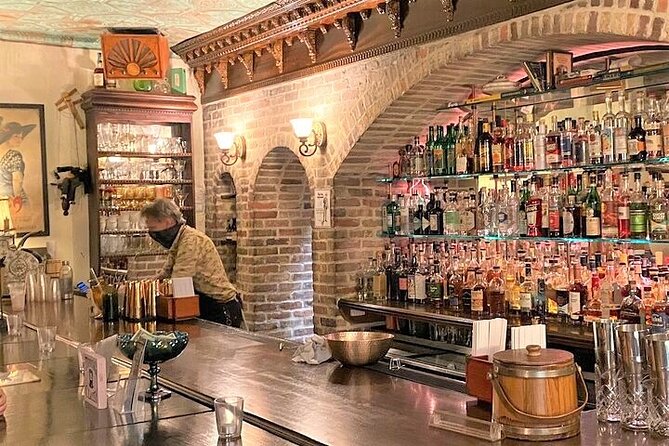 Savannah Walktails & Bar Bites Guided Happy Hour Tour - The Historic District Crawl: Three Bites and a Cocktail