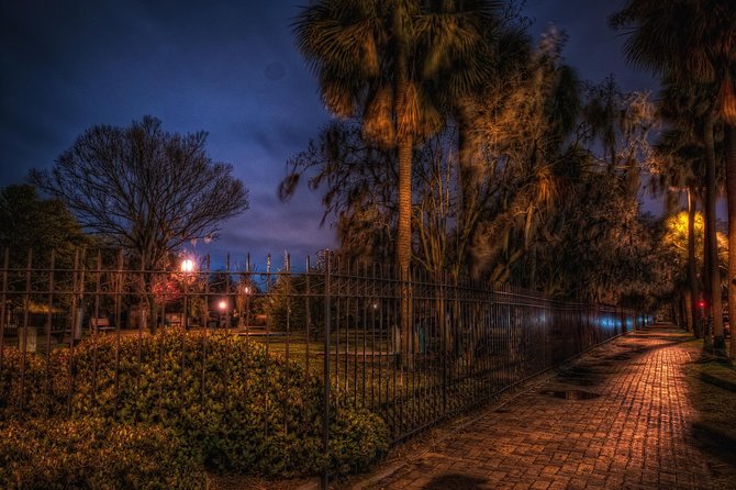 Savannah's Ghost City "Dead of Night" Walking Night Tour - 432 Abercorn Street: Why People Cross Instead of Passing