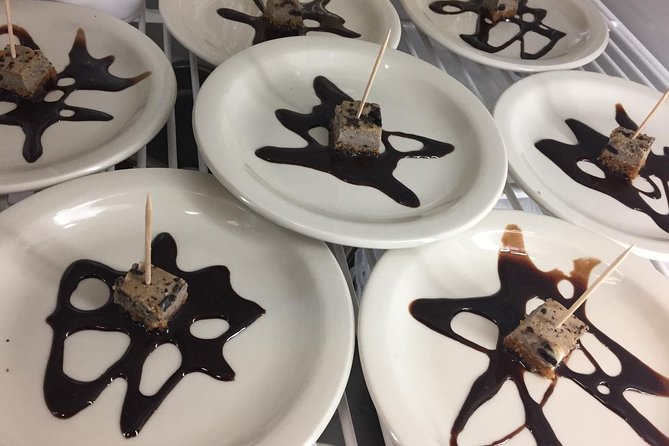 Southern Flavors of Savannah Walking Dessert Tour - Christina’s guide style: humor, local love, and on-the-spot adjustments