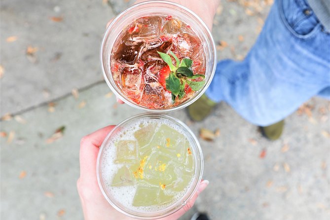 Southern & Secret Walking Food Tour - Savannah’s Squares Turn a Food Tour Into a City Walk