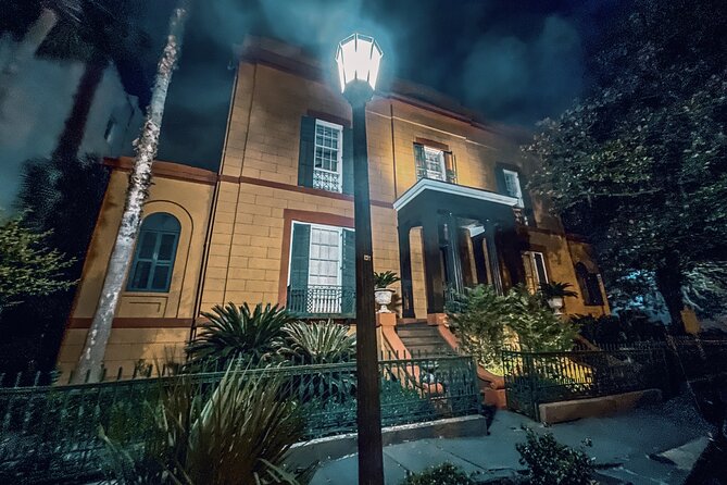 Spirits and Scoundrels Adults Only Savannah Ghost Tour | 10pm - Savannah at 10pm: why this timing works