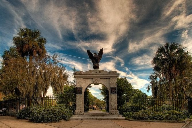 Spooky Savannah Haunted History Tour - The Historic District Route: Battlefields, Burial Sites, Mansions, Vaults