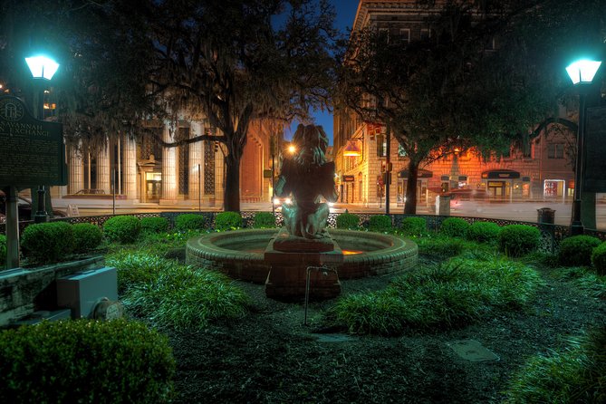 The Grave Tales Ghost Tour in Savannah - Historic District at night: why this tour hits the right note