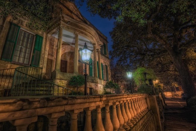 The Grave Tales Ghost Tour in Savannah - Spooky stories with a family-friendly volume knob