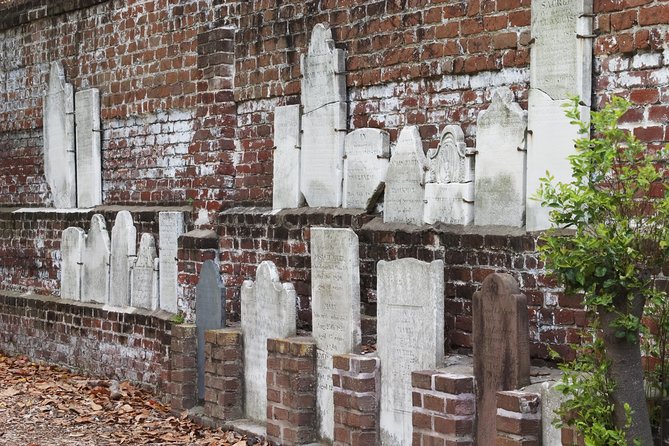 The Grave Tales Ghost Tour in Savannah - Comfort tips that make the difference (especially at night)