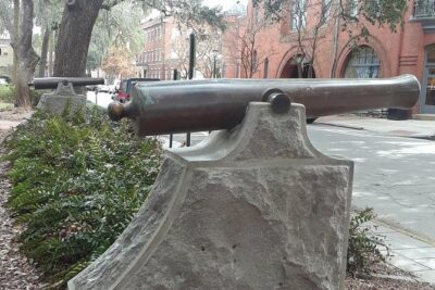 Walking Savannah's Hidden History Tour - Meeting at James Oglethorpe Monument: a Smooth Start