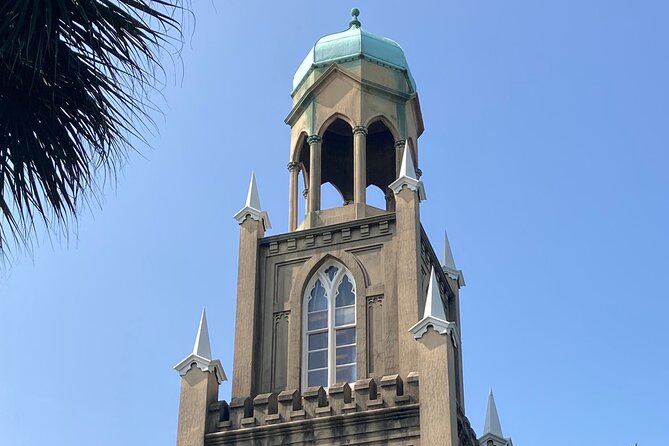 Walking Tour of Savannah's Must-See Sights - Jones Street: The Prettiest Street for Photos (and the Small Details)